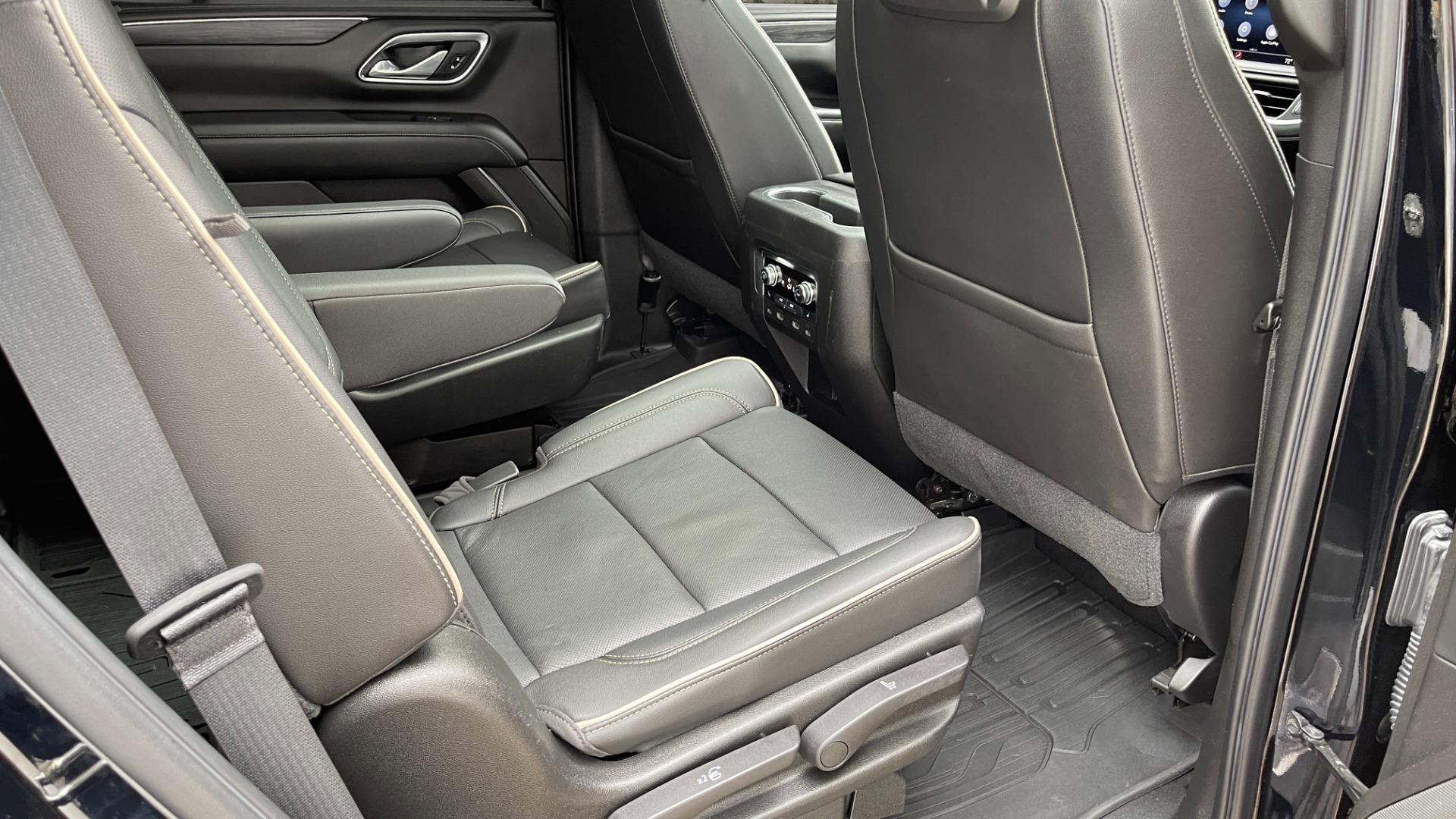 GMC Yukon Rear Entertainment System: Complete User Guide